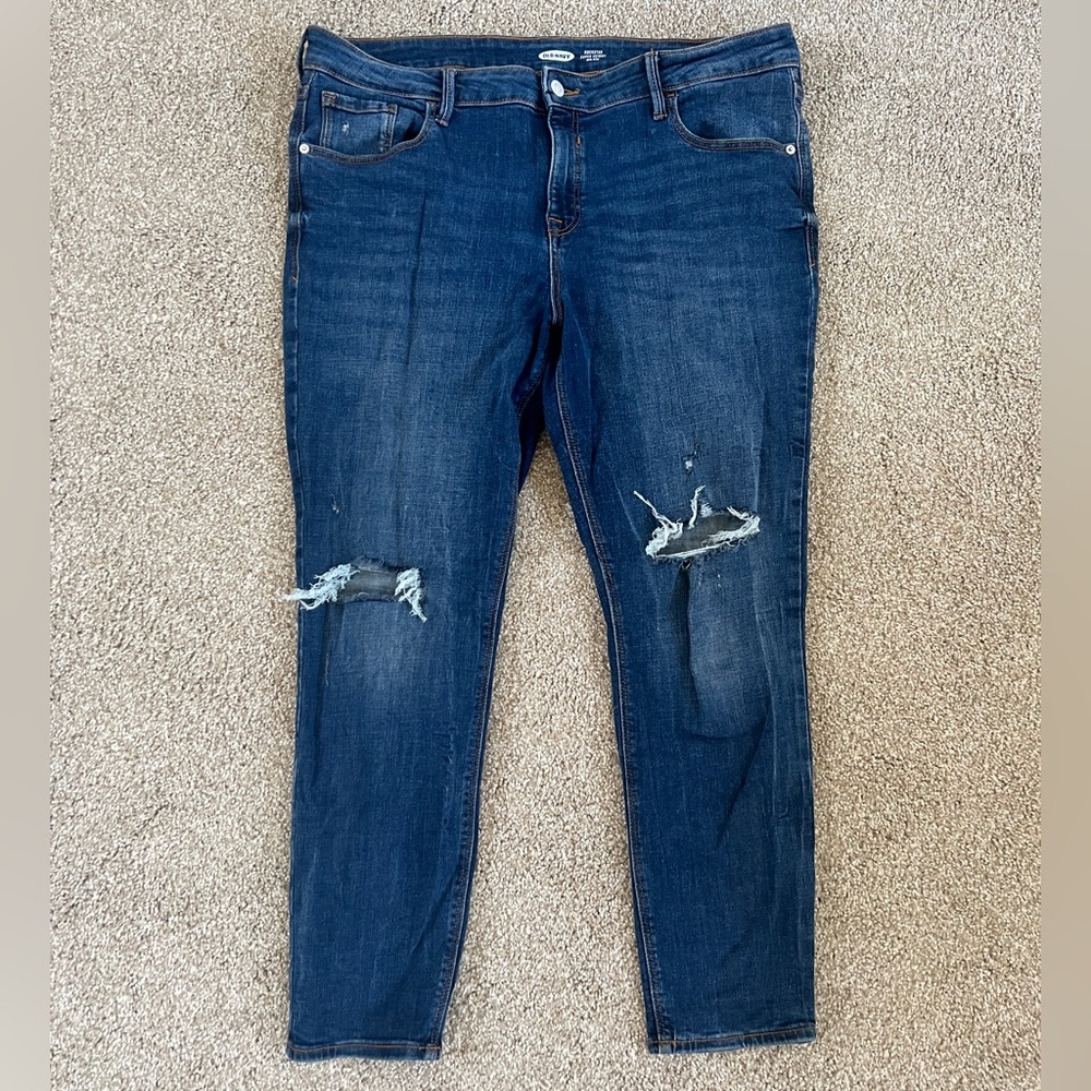 Women's Distressed Skinny Jeans